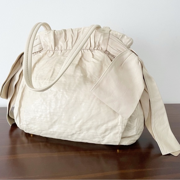 Prada cream beige nappa leather bow tote bag gold hardware - Picture 3 of 14